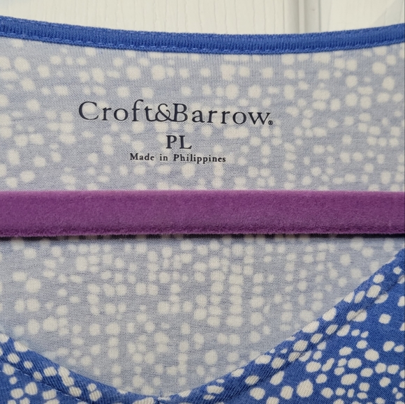 🔴 SOLD Croft and barrow light blue and white top - Picture 2 of 4